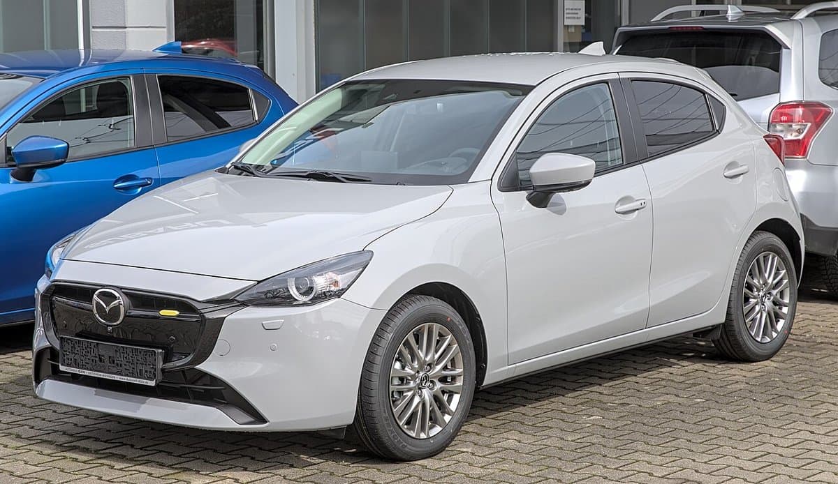 マツダ MAZDA2