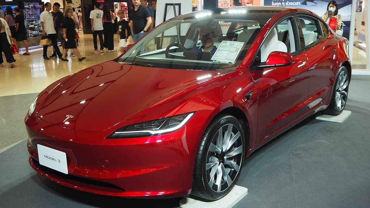 テスラ Model 3